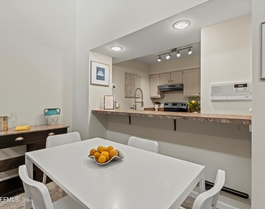 2219 Gorden Avenue - Photo Thumbnail 11