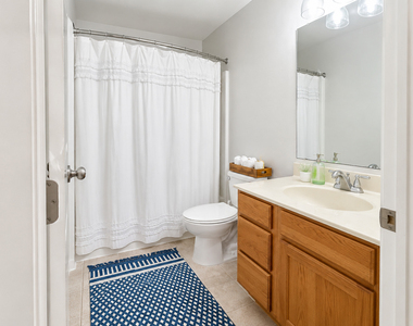 120 Lakeshore Drive - Photo Thumbnail 12
