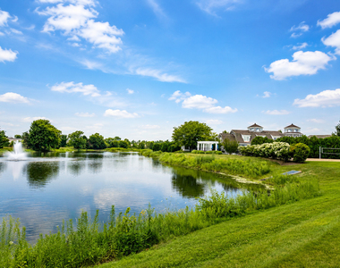 120 Lakeshore Drive - Photo Thumbnail 2