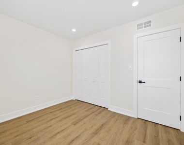 10205 Dearlove Road - Photo Thumbnail 14