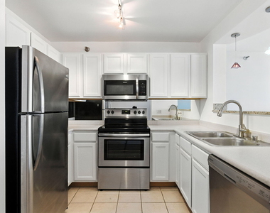 345 N Lasalle Street - Photo Thumbnail 6