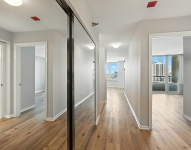 345 N Lasalle Street - Photo Thumbnail 7