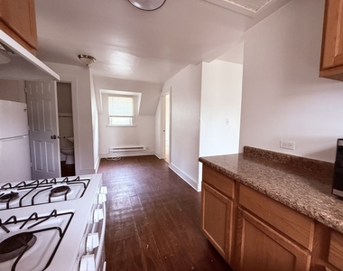 1801 Victoria Avenue - Photo Thumbnail 4