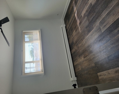 3029 Bright Street - Photo Thumbnail 3