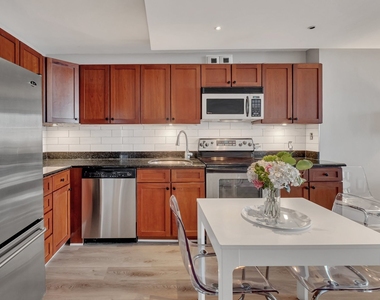 1660 N Lasalle Street - Photo Thumbnail 6