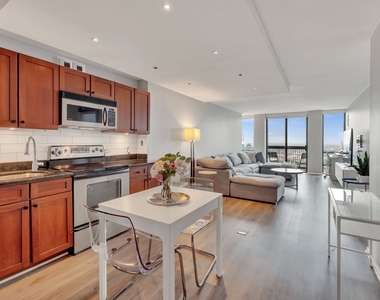 1660 N Lasalle Street - Photo Thumbnail 7