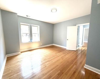7821 S Phillips Avenue - Photo Thumbnail 9