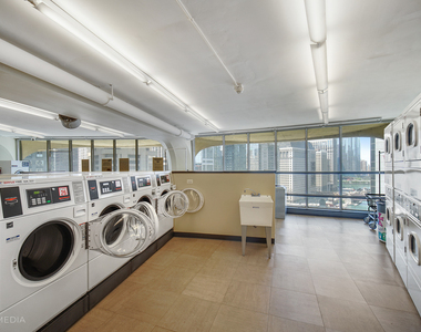 300 N State Street - Photo Thumbnail 17