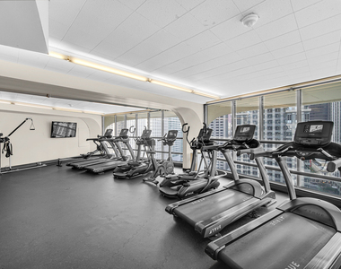 300 N State Street - Photo Thumbnail 16