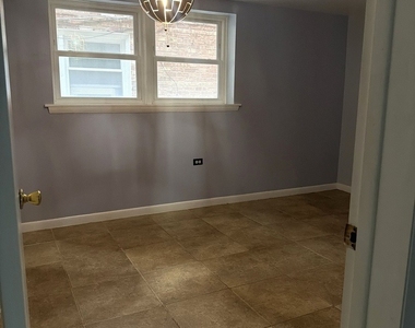 7732 W Addison Street - Photo Thumbnail 4