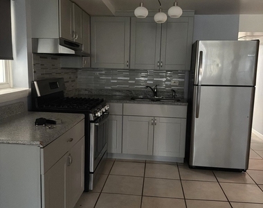 7732 W Addison Street - Photo Thumbnail 6