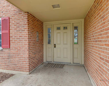 311 Glasgow Lane - Photo Thumbnail 3