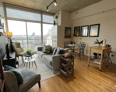 1620 S Michigan Avenue - Photo Thumbnail 1