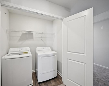 405 Lanier Circle - Photo Thumbnail 28