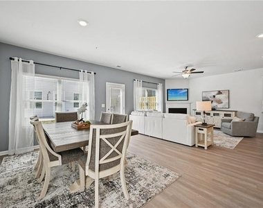 405 Lanier Circle - Photo Thumbnail 5
