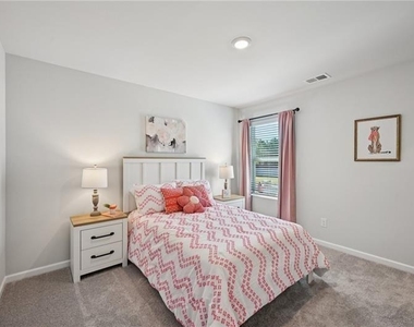 405 Lanier Circle - Photo Thumbnail 26