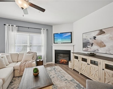 405 Lanier Circle - Photo Thumbnail 3