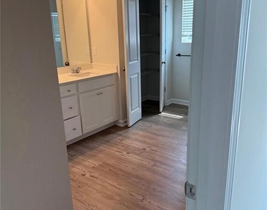 5223 Canberra Drive - Photo Thumbnail 29
