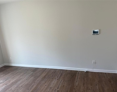 5223 Canberra Drive - Photo Thumbnail 20