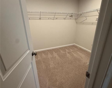 5223 Canberra Drive - Photo Thumbnail 15