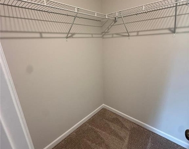 5223 Canberra Drive - Photo Thumbnail 11
