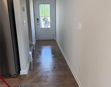 5223 Canberra Drive - Photo Thumbnail 19