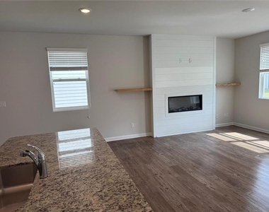 5223 Canberra Drive - Photo Thumbnail 3