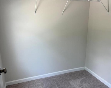 5223 Canberra Drive - Photo Thumbnail 22