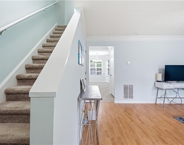 5606 Union Pointe Drive - Photo Thumbnail 7