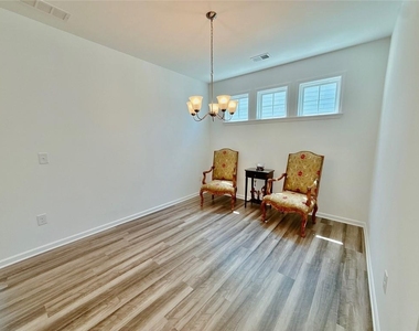1810 Primrose Park Road - Photo Thumbnail 2