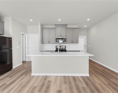 1645 Villageside Court - Photo Thumbnail 6
