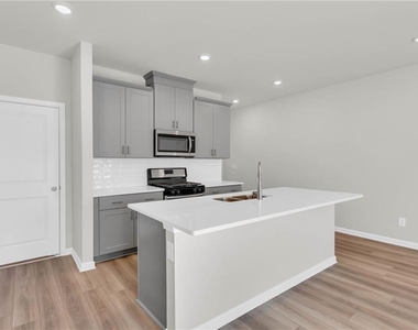 1645 Villageside Court - Photo Thumbnail 7