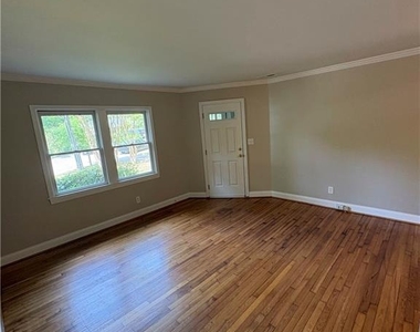 515 Allen Road Ne - Photo Thumbnail 3