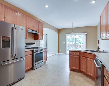 662 Chaney Court - Photo Thumbnail 6