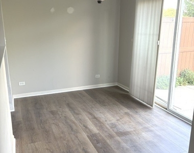 407 Blackstone Avenue - Photo Thumbnail 5