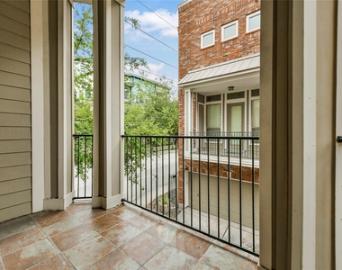 1607 W Dallas Street - Photo Thumbnail 11