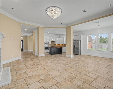 27123 Camirillo Creek Lane - Photo Thumbnail 8