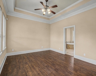27123 Camirillo Creek Lane - Photo Thumbnail 18
