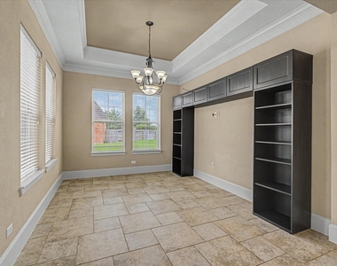 27123 Camirillo Creek Lane - Photo Thumbnail 7