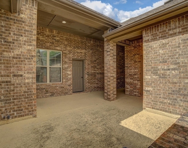 27123 Camirillo Creek Lane - Photo Thumbnail 4