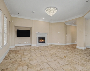 27123 Camirillo Creek Lane - Photo Thumbnail 10