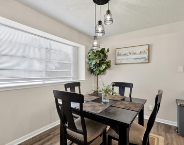 9514 Marblemount Drive - Photo Thumbnail 7