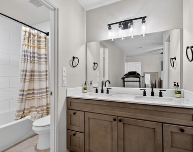9514 Marblemount Drive - Photo Thumbnail 12