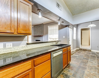 5519 Burlinghall Drive - Photo Thumbnail 25