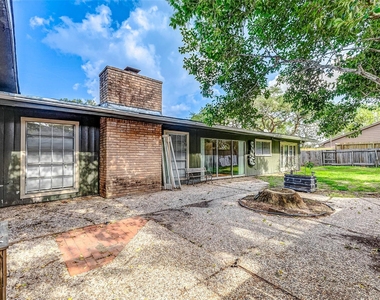 5519 Burlinghall Drive - Photo Thumbnail 3