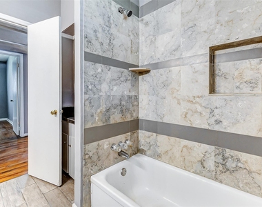 5519 Burlinghall Drive - Photo Thumbnail 12