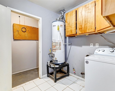 5519 Burlinghall Drive - Photo Thumbnail 21