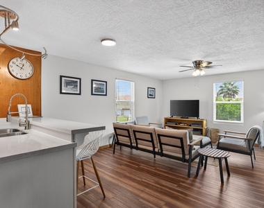 16618 Bermuda Way - Photo Thumbnail 6