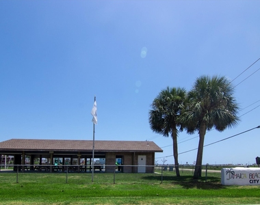16618 Bermuda Way - Photo Thumbnail 38
