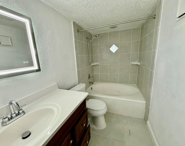2830 S Bartell Drive - Photo Thumbnail 13